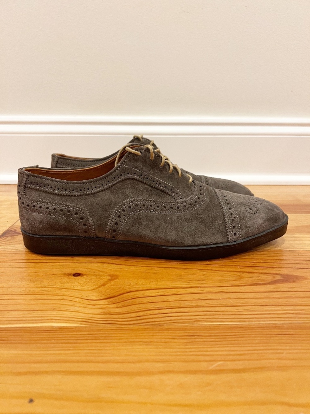Allen Edmonds Strand Oxfords Mens Size 9.5 3E Gray Suede Cap Toe Brogue Sneakers